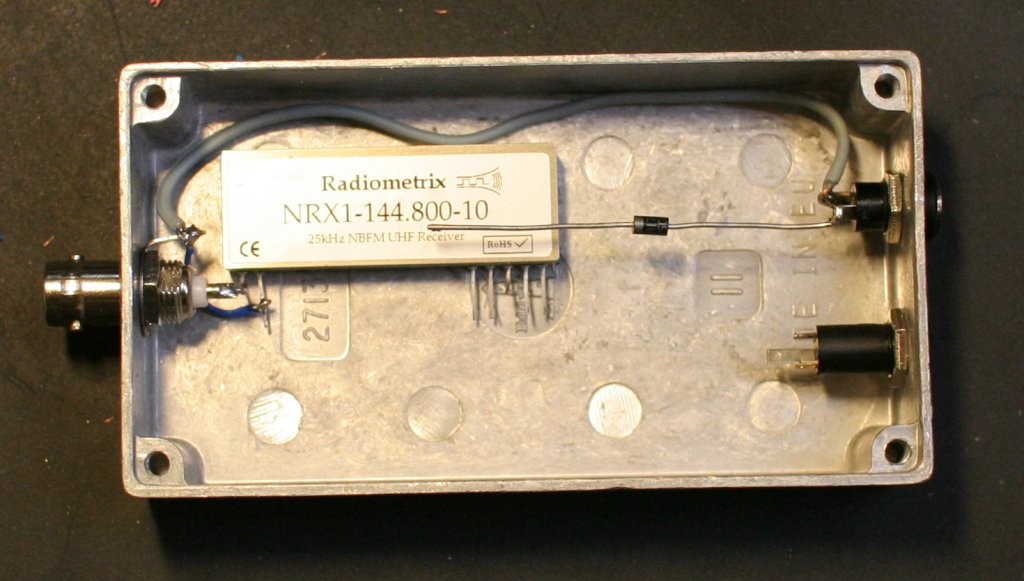 Radiometrix-2-ant-and-power-small.JPG